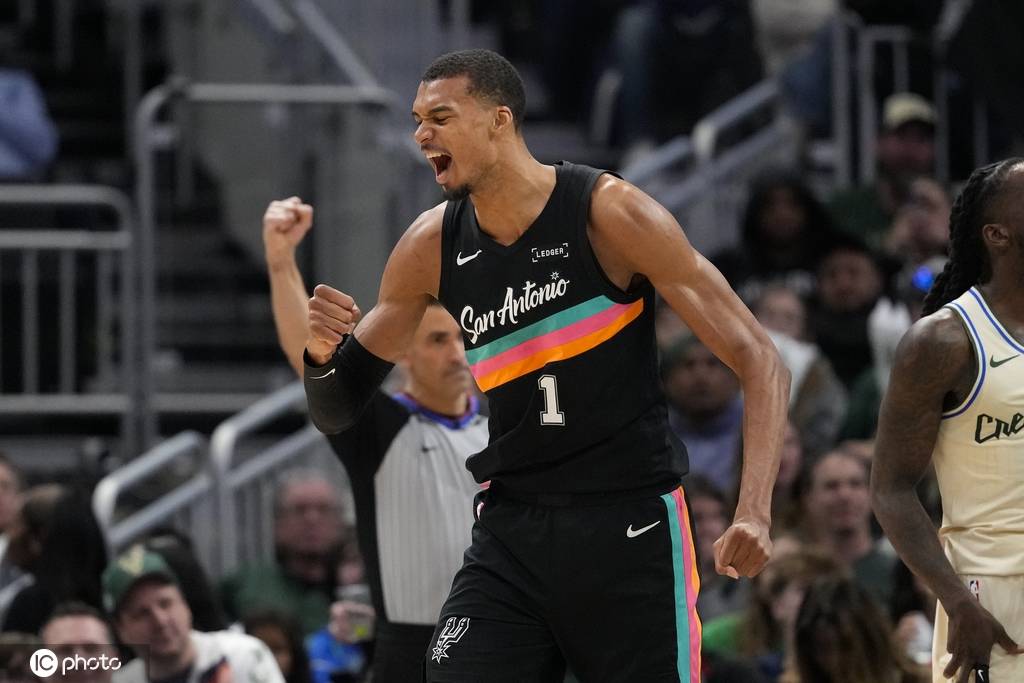 史上出场时间最少的MVP?文班场均出场29.2分钟